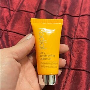 Rodial Vit C Brightening Cleanser - Vibrant Orange